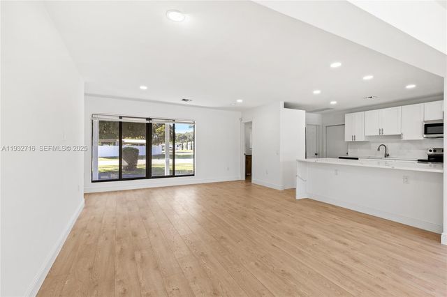 317 N 31st Ave, Hollywood, FL 33021