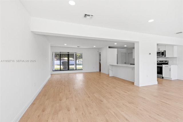 317 N 31st Ave, Hollywood, FL 33021