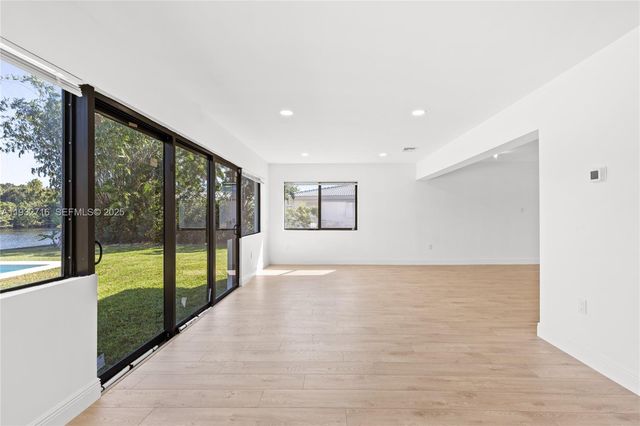 317 N 31st Ave, Hollywood, FL 33021