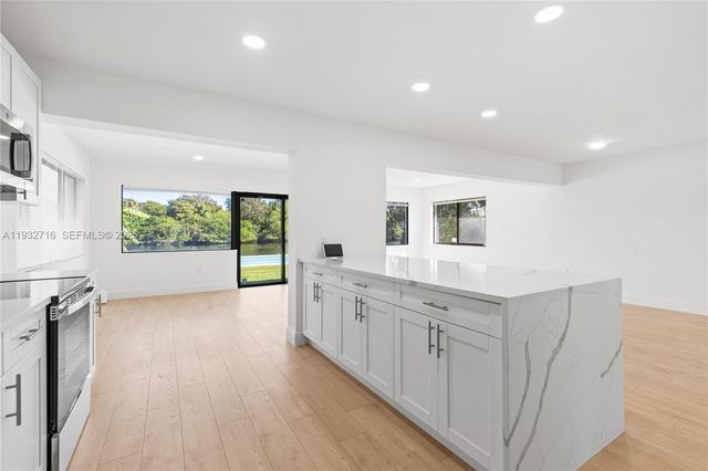 317 N 31st Ave, Hollywood, FL 33021