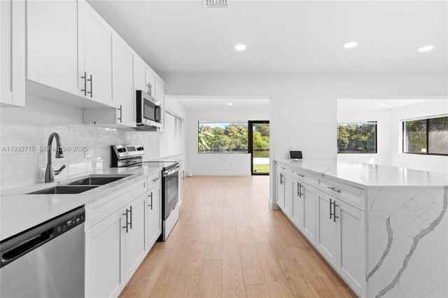 317 N 31st Ave, Hollywood, FL 33021