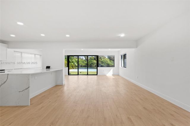 317 N 31st Ave, Hollywood, FL 33021