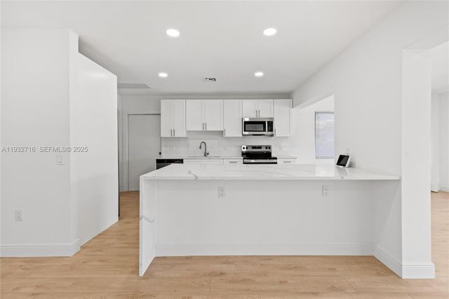 317 N 31st Ave, Hollywood, FL 33021