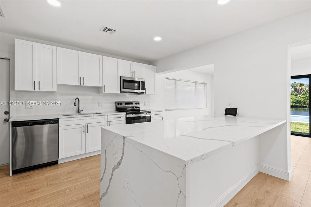 317 N 31st Ave, Hollywood, FL 33021