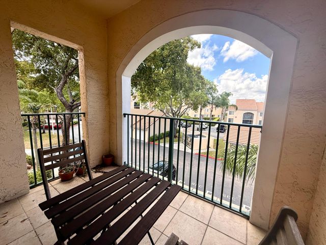 1727 Village Boulevard 307, West Palm Beach, FL 33409