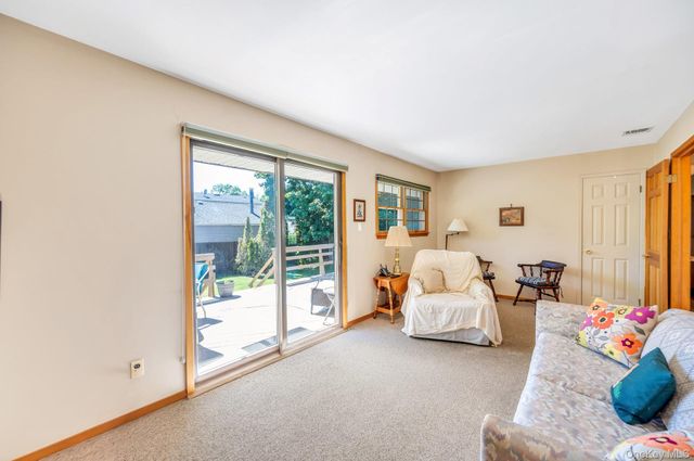 256 W 4th Street, Deer Park, NY 11729