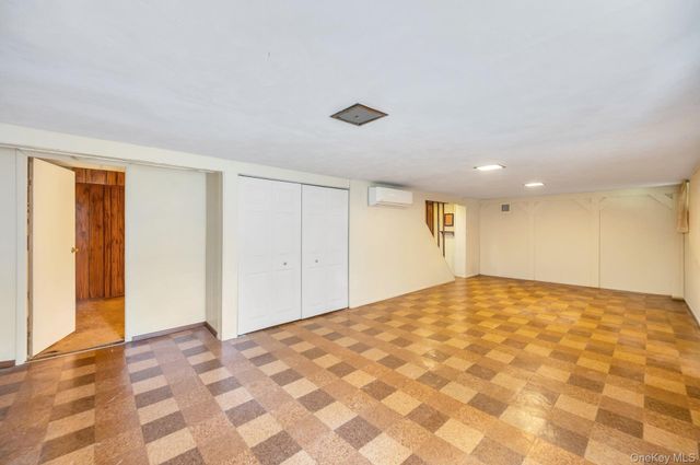 256 W 4th Street, Deer Park, NY 11729