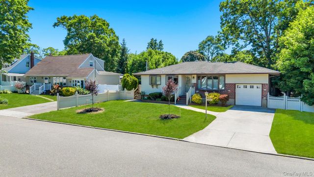 256 W 4th Street, Deer Park, NY 11729
