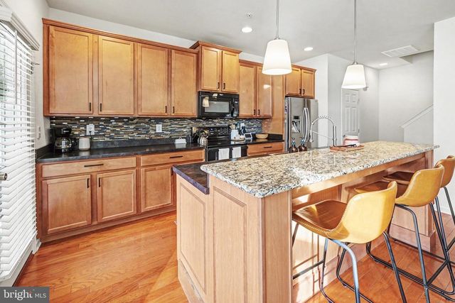 3009 E MERIDIAN CMNS, Mechanicsburg, PA 17055