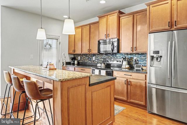 3009 E MERIDIAN CMNS, Mechanicsburg, PA 17055