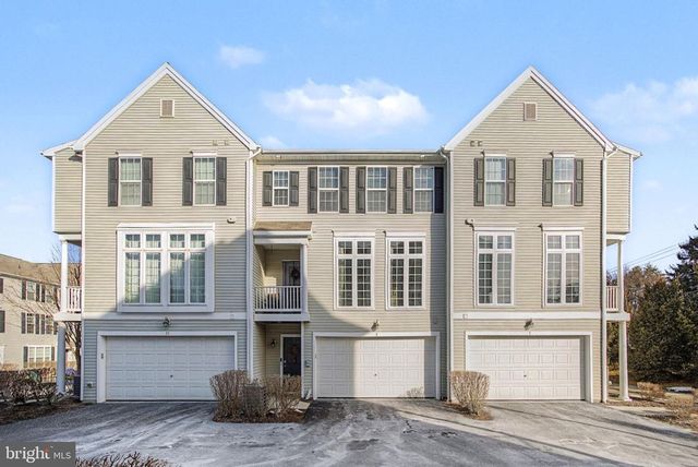 3009 E MERIDIAN CMNS, Mechanicsburg, PA 17055