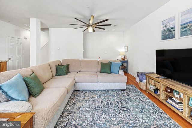 3009 E MERIDIAN CMNS, Mechanicsburg, PA 17055