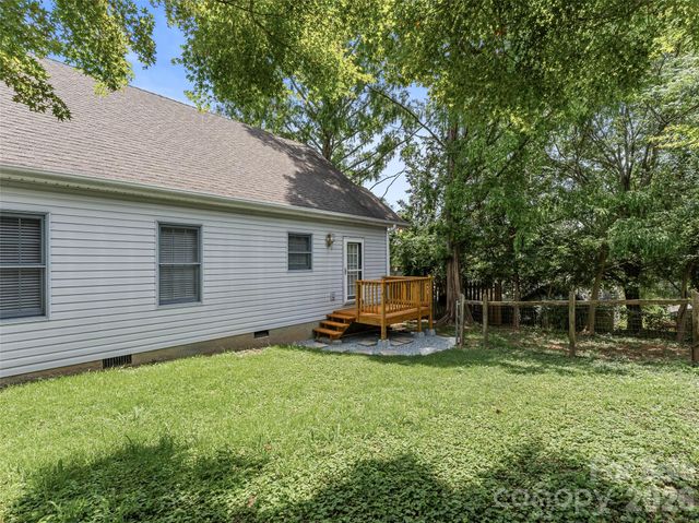 66 Hyde Avenue, Tryon, NC 28782