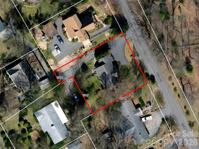 66 Hyde Avenue, Tryon, NC 28782