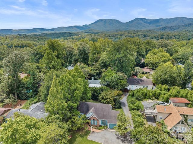 66 Hyde Avenue, Tryon, NC 28782