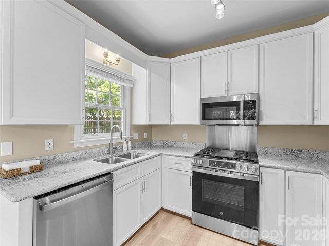 66 Hyde Avenue, Tryon, NC 28782