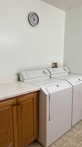 306 S Locust Avenue, New Hampton, IA 50659