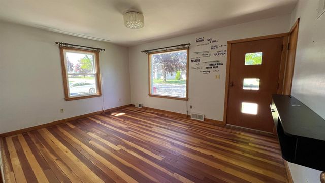306 S Locust Avenue, New Hampton, IA 50659