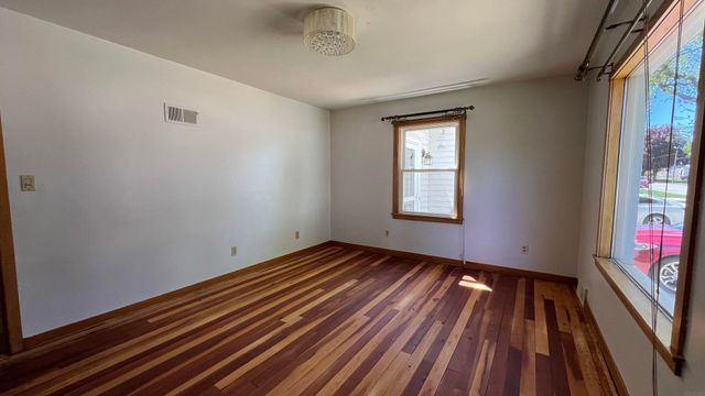 306 S Locust Avenue, New Hampton, IA 50659