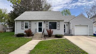 306 S Locust Avenue, New Hampton, IA 50659