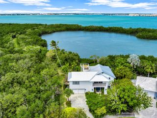 1700 Coconut Dr, Fort Pierce, FL 34949