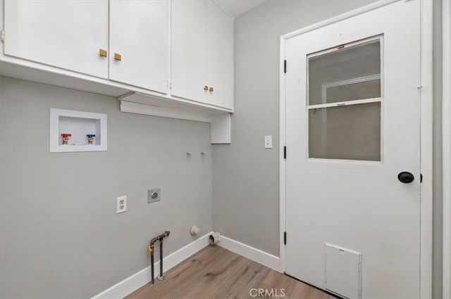 2111 Elsinore Road, Riverside, CA 92506