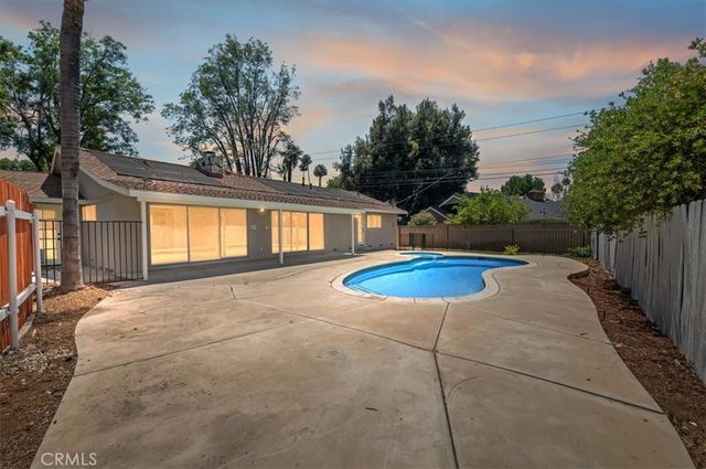 2111 Elsinore Road, Riverside, CA 92506