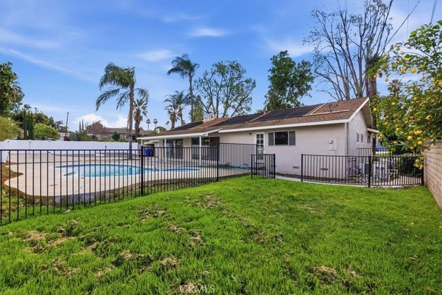 2111 Elsinore Road, Riverside, CA 92506