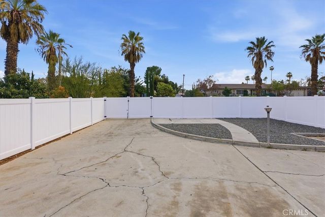 2111 Elsinore Road, Riverside, CA 92506