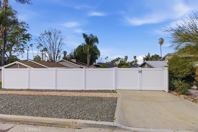2111 Elsinore Road, Riverside, CA 92506