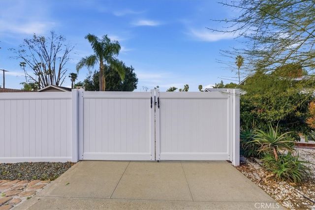 2111 Elsinore Road, Riverside, CA 92506