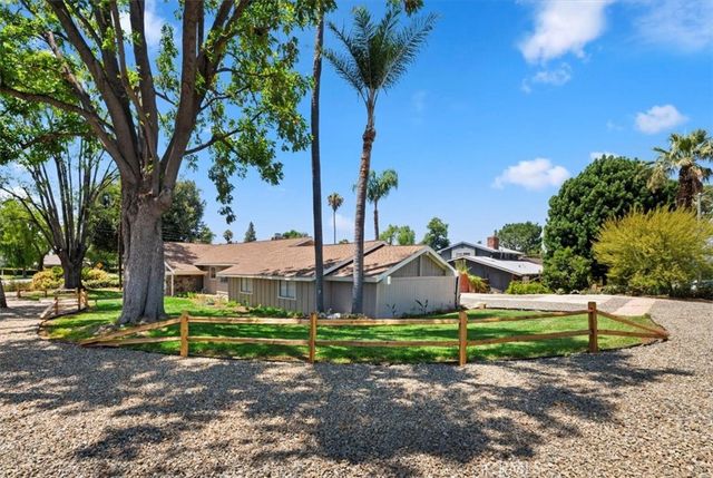 2111 Elsinore Road, Riverside, CA 92506