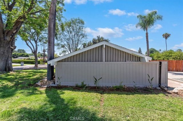 2111 Elsinore Road, Riverside, CA 92506