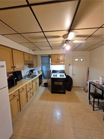 33 Wood St, Harrison Twp, PA 15065