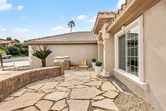 29595 Longhorn Drive, Canyon Lake, CA 92587