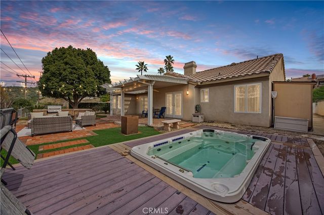 29595 Longhorn Drive, Canyon Lake, CA 92587