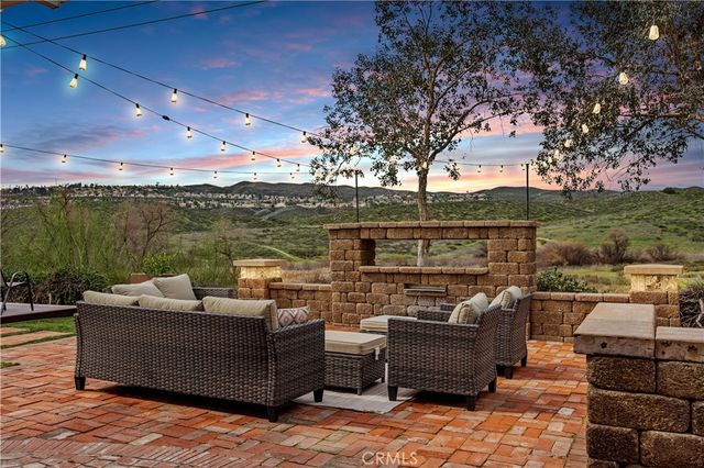 29595 Longhorn Drive, Canyon Lake, CA 92587