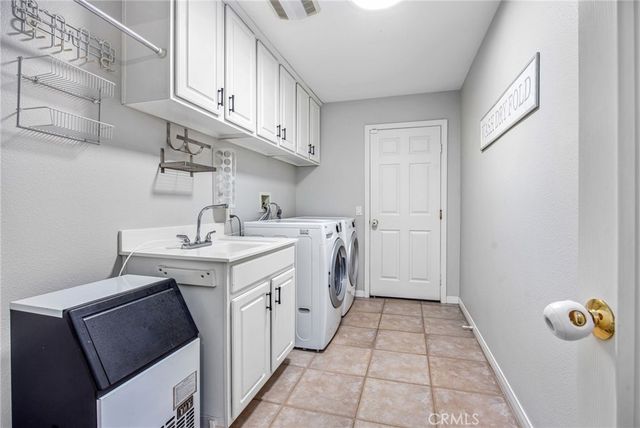 29595 Longhorn Drive, Canyon Lake, CA 92587