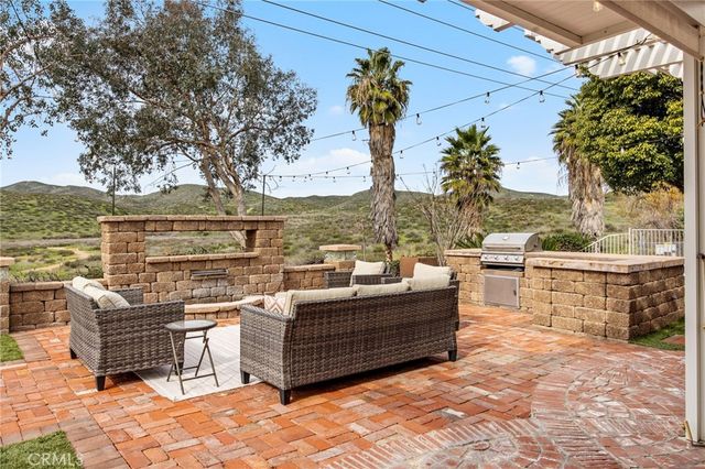 29595 Longhorn Drive, Canyon Lake, CA 92587