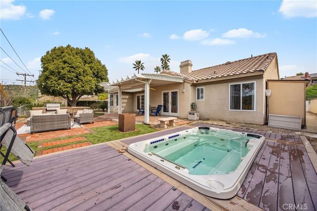 29595 Longhorn Drive, Canyon Lake, CA 92587