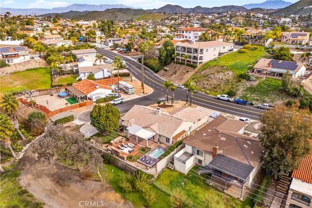 29595 Longhorn Drive, Canyon Lake, CA 92587