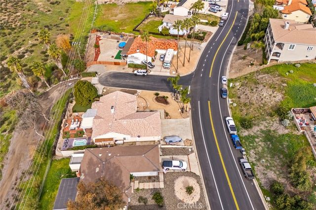 29595 Longhorn Drive, Canyon Lake, CA 92587