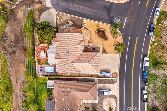 29595 Longhorn Drive, Canyon Lake, CA 92587