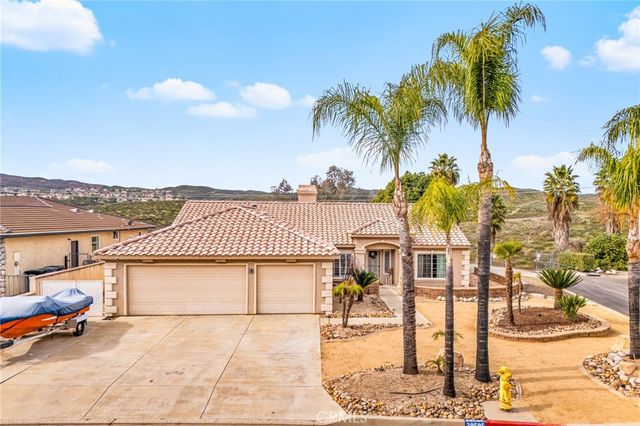 29595 Longhorn Drive, Canyon Lake, CA 92587