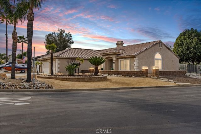 29595 Longhorn Drive, Canyon Lake, CA 92587