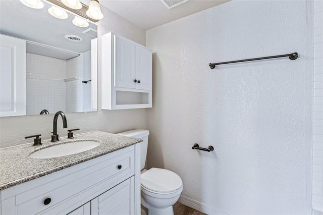 6100 N Brookline Avenue 14, Oklahoma City, OK 73112