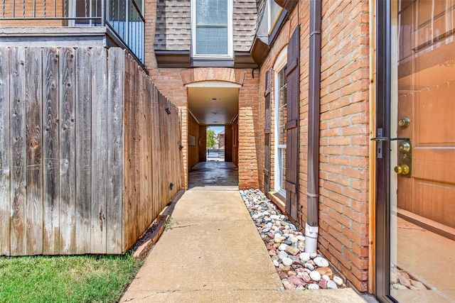 6100 N Brookline Avenue 14, Oklahoma City, OK 73112