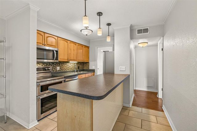 6100 N Brookline Avenue 14, Oklahoma City, OK 73112