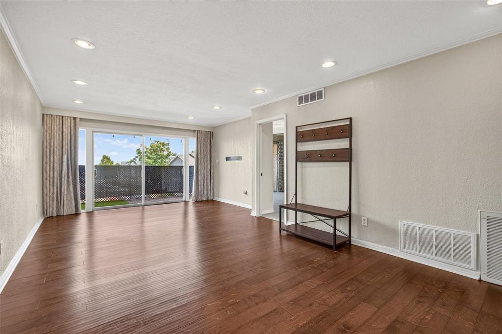 6100 N Brookline Avenue 14, Oklahoma City, OK 73112