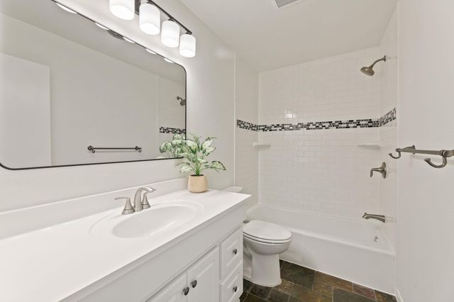 8014 Stillwood LN, Austin, TX 78757
